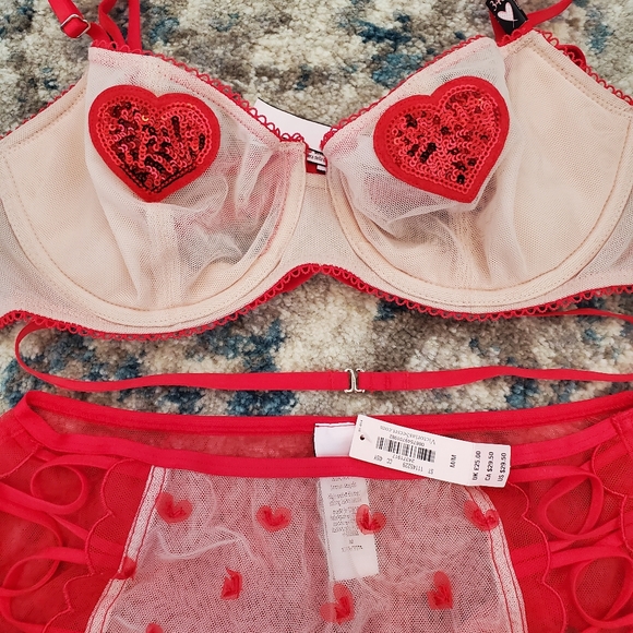 SET! Victoria's Secret push-up bra & thong